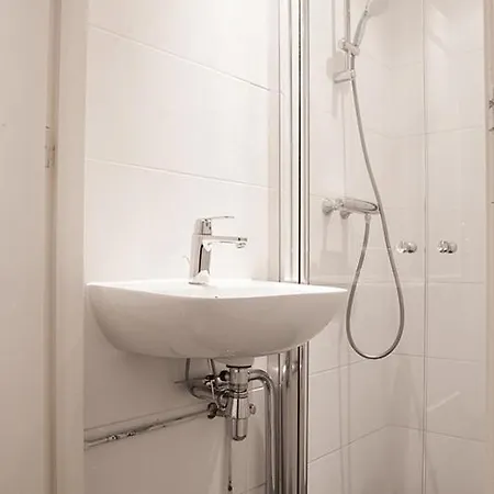 Four Star - Berkenbosch Blokstraat Apartment The Hague